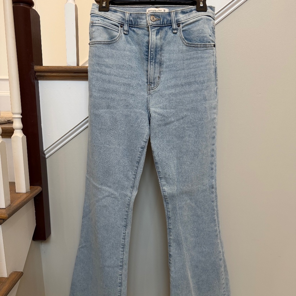 Abercrombie & Fitch women’s flare jeans